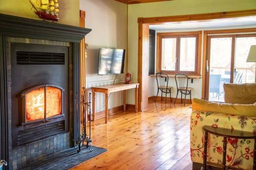 Villa Chic Antique, Bord De Lac � 30 Min De Tremblant