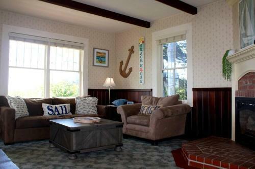Annie's Beach House Inn Blue Pacific Get-away