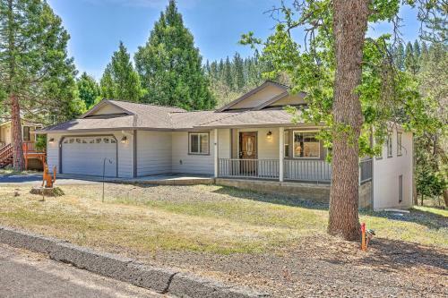 Stunning Groveland Home With Outdoor Kitchen!