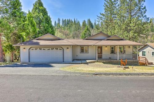 Stunning Groveland Home With Outdoor Kitchen!