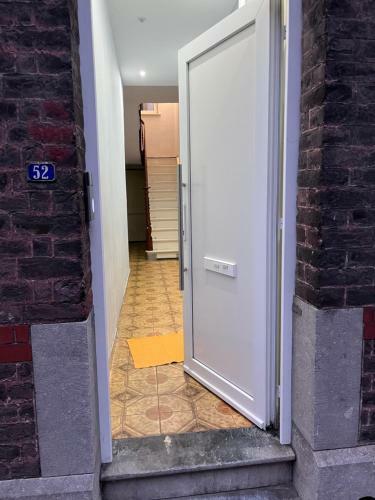 Grande Maison Avec Plusieurs Chambres � Louer
