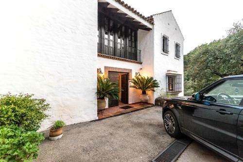 Villa 7 Bedrooms Tropical Castle. Full Privacy. Panoramic Views. Heated Pool