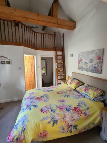 Quaint Cosy Two Bedroom Cottage With Two Ensuite