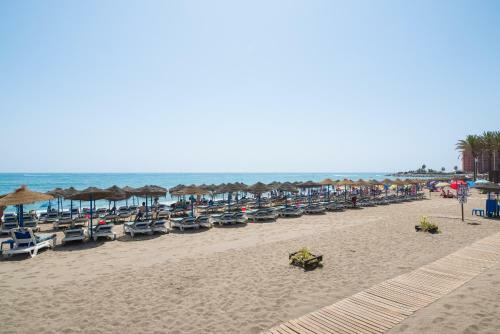 Apartamento Benal Beach Sea Front Holiday Home