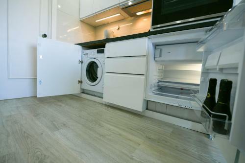 Apartamento Benal Beach Sea Front Holiday Home