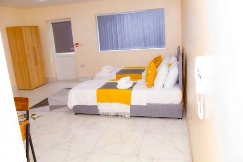 Apartamento City Road Birmingham Studios From Oofy With En-suites
