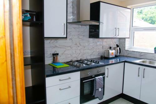 Apartamento City Road Birmingham Studios From Oofy With En-suites
