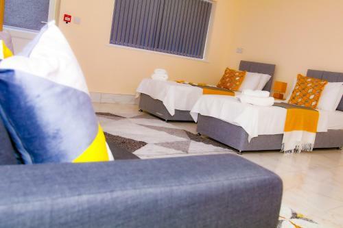 Apartamento City Road Birmingham Studios From Oofy With En-suites