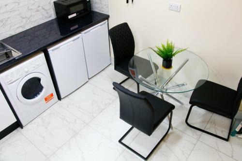 Apartamento City Road Birmingham Studios From Oofy With En-suites
