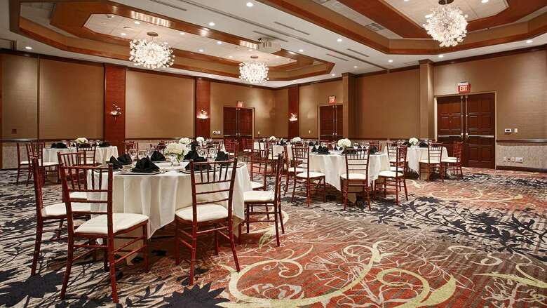 Best Western Premier Waterfront Hotel & Convention Center
