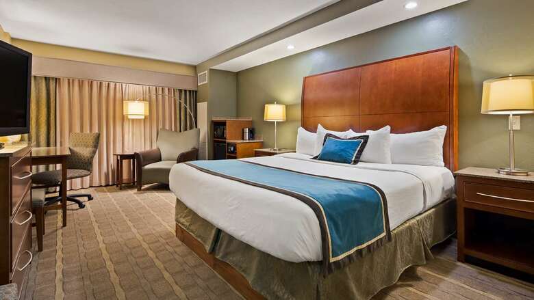 Best Western Premier Waterfront Hotel & Convention Center
