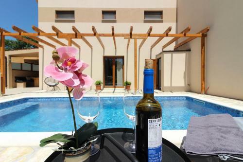 Beautiful Villa Lona With Private Pool Near Pula