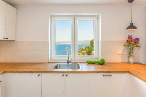 Adris Apartments