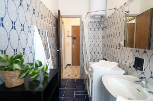 Apartamento [via Bologna] Tranquillo E Comodo A 400m Dal Mare.