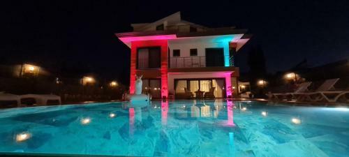 Fethiye �iftlikte M�stakil Havuzlu L�ks Villa