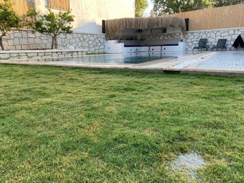 M�stakil Havuzlu Villa