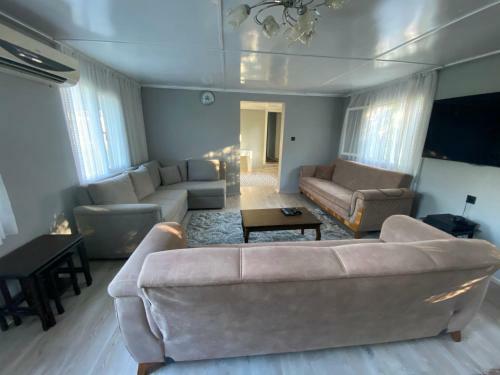 M�stakil Havuzlu Villa