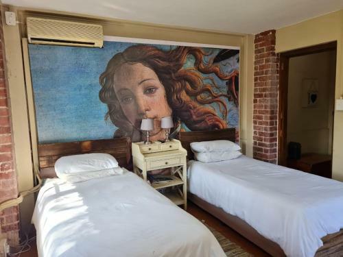 Hostal Loerie Inn Guest House