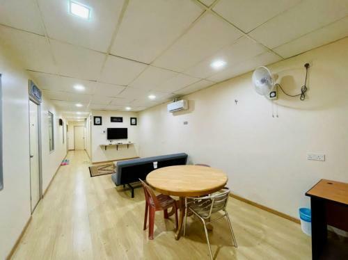 Pak Long Shoplot Homestay 2