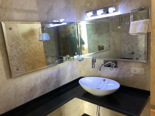 The Royal Luxury Suite