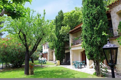 Hotel Logis Auberge De La Tour