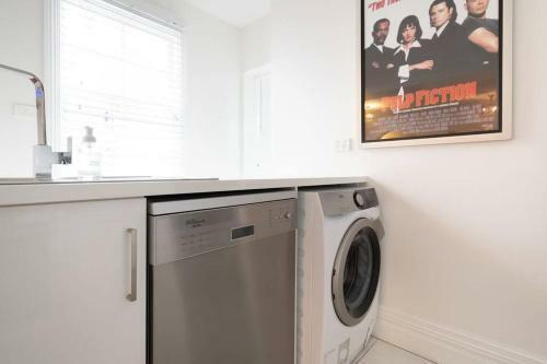 Apartamento A Modern Home With Old-world Charm In Bathurst