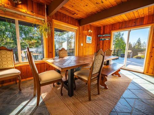 Ocean Friendly Amenities - Hot Tub, Great Location