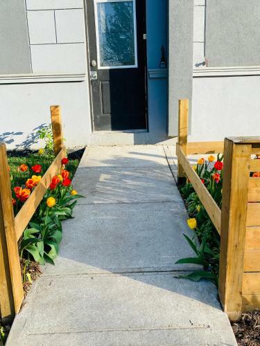 Signature 2 Bedrooms Apartment Space Share Toronto