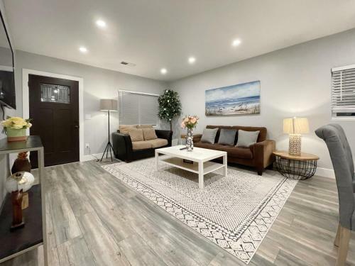 @ Marbella Lane - Stunning Modern Home In Sj