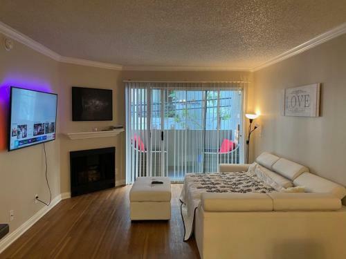 Entire Apartment 1bed/1bath West Hollywood