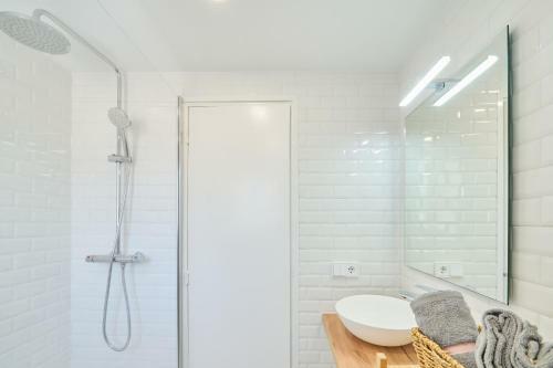 Lovely 2 Bedroom Apartment With Terrace