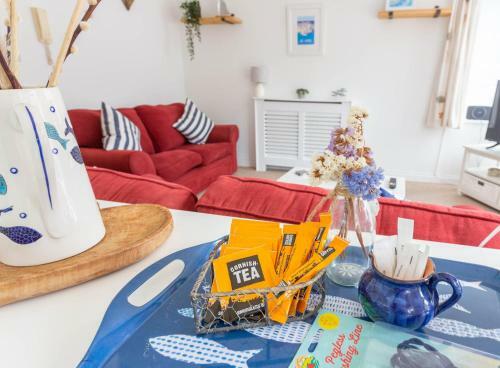 Spacious Ground Floor Apartment - Close To Beaches