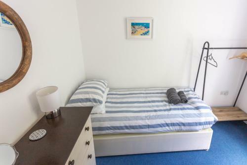 Spacious Ground Floor Apartment - Close To Beaches