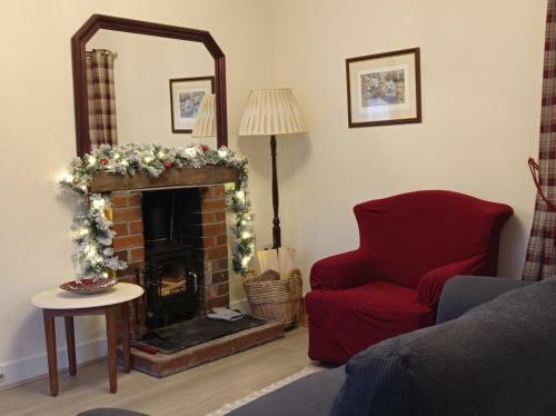Old Hall Cottage, Sleeps 4 Dogs Welcome