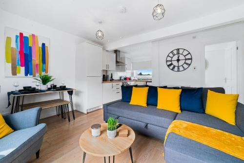 Village Cwtch Whitchurch 2 Bedroom Apartment