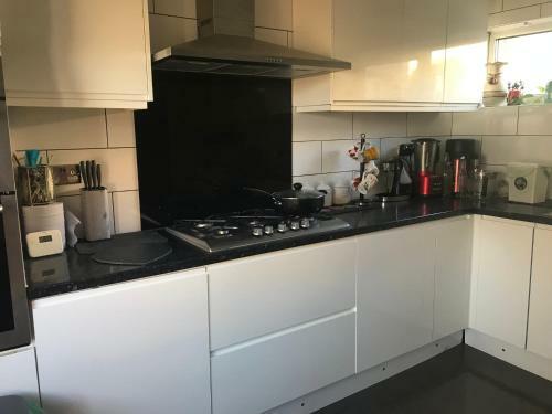 Stunning 3-bed House In Cardiff