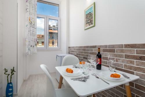 Apartamentos Rijeka With Love Center