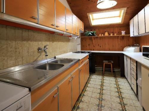Inviting Apartment In Tribalj With Garden