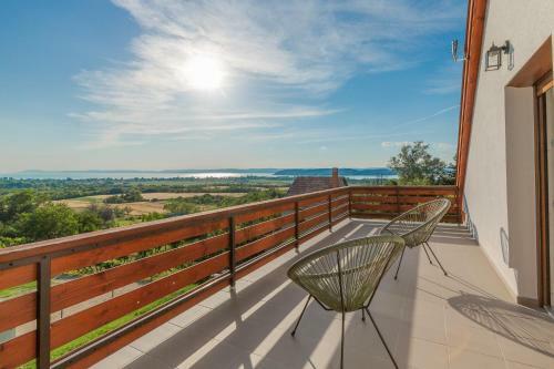 Villa K?hegy Apartman Zam�rdi