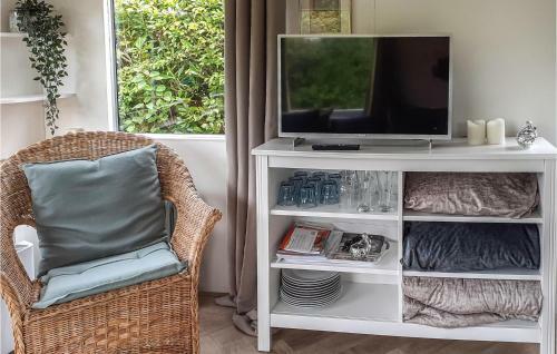 Nice Home In Renesse With Wifi And 2 Bedrooms