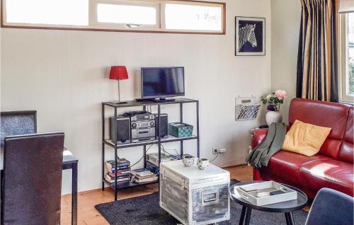 Nice Home In Tzummarum With 2 Bedrooms