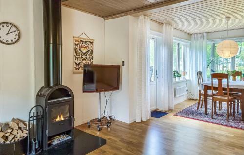 Nice Home In K�llby With Wifi And 2 Bedrooms