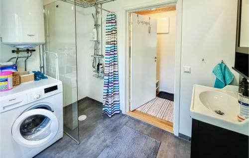 Nice Home In K�llby With Wifi And 2 Bedrooms