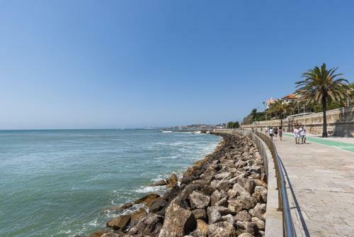 Monte Estoril Train Station - Seaside Apartment