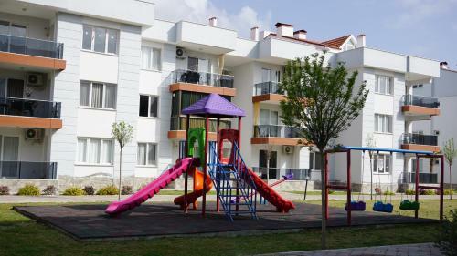 Lovely 1 Bedroom Apartment With Swimming Pool