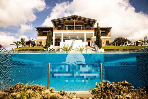 Villa Mansi�n En Guatap� - Colombia