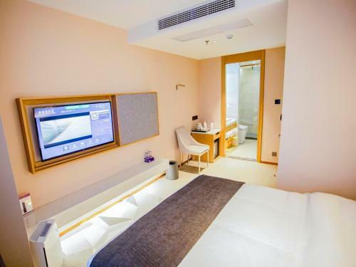 Lavande Hotel Lujiang Zhouyu Avenue