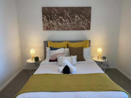 Oakleigh Stylish 3 Bedrooms Apartment 4c