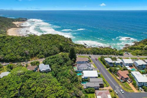 Laze @ Lighthouse - Family Home With Heated Pool
