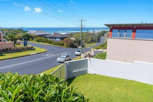 Laze @ Lighthouse - Family Home With Heated Pool